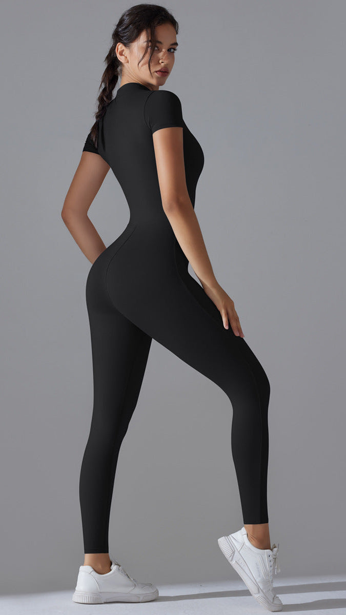 Macacão Zipper Manga Curta